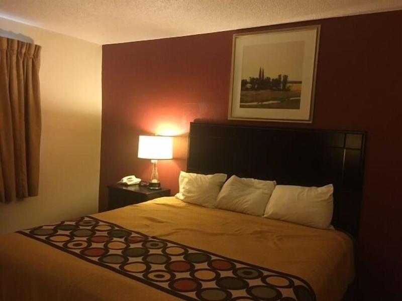 Super 8 by Wyndham New Castle image