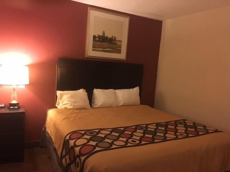 Super 8 by Wyndham New Castle image