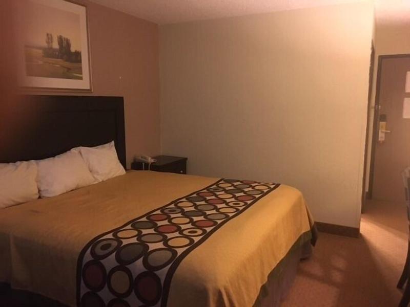 Super 8 by Wyndham New Castle image