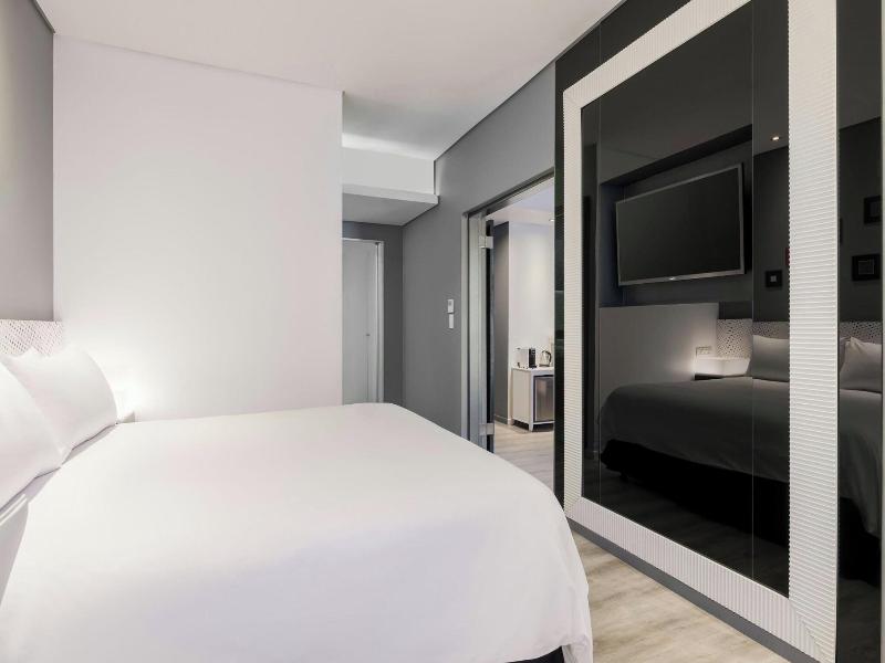 Protea Hotel Fire & Ice! Pretoria Menlyn image