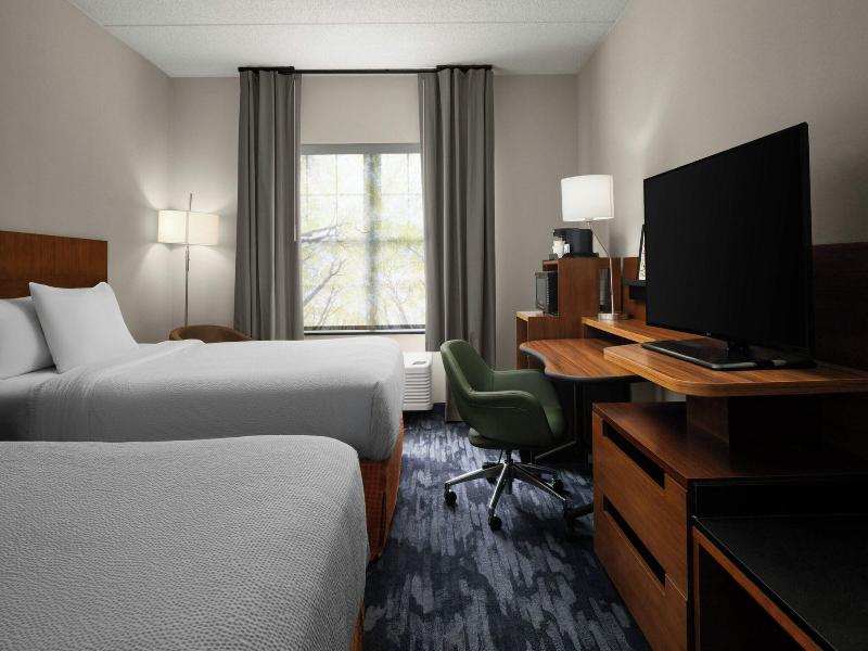 DOUBLE TWO QUEEN BEDS