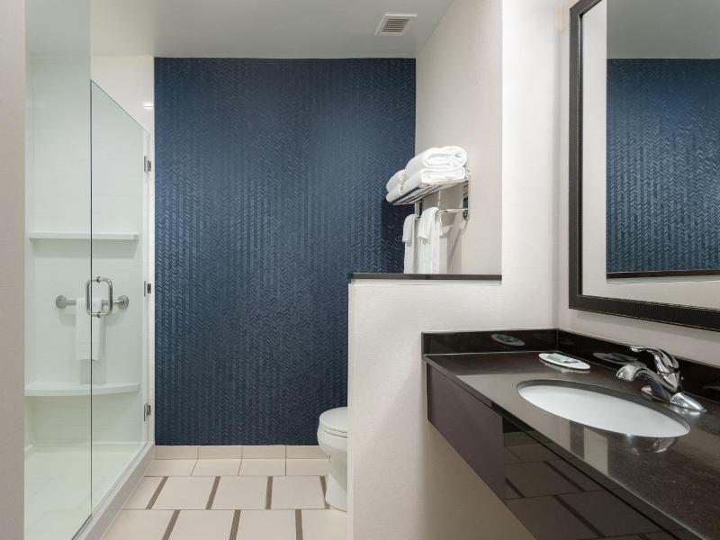 Fairfield Inn & Suites Columbia image