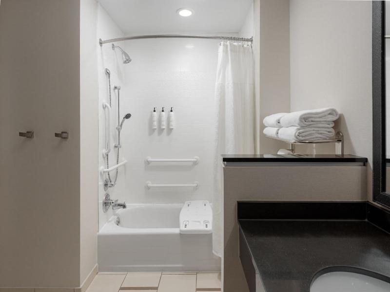 Fairfield Inn & Suites Columbia image
