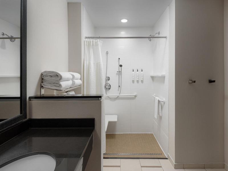 Fairfield Inn & Suites Columbia image