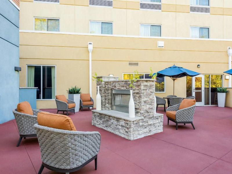Fairfield Inn & Suites Columbia image