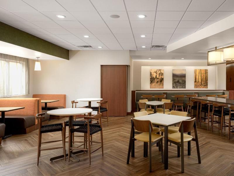 Fairfield Inn & Suites Columbia image