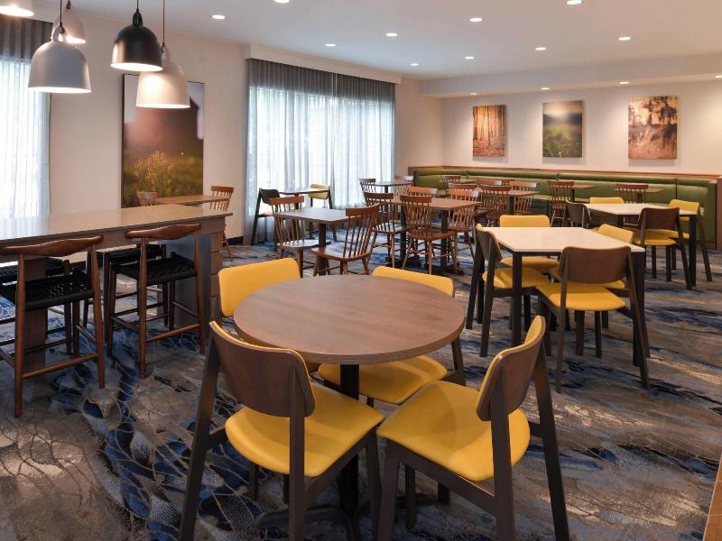 Fairfield Inn & Suites Arlington Near Six Flags image