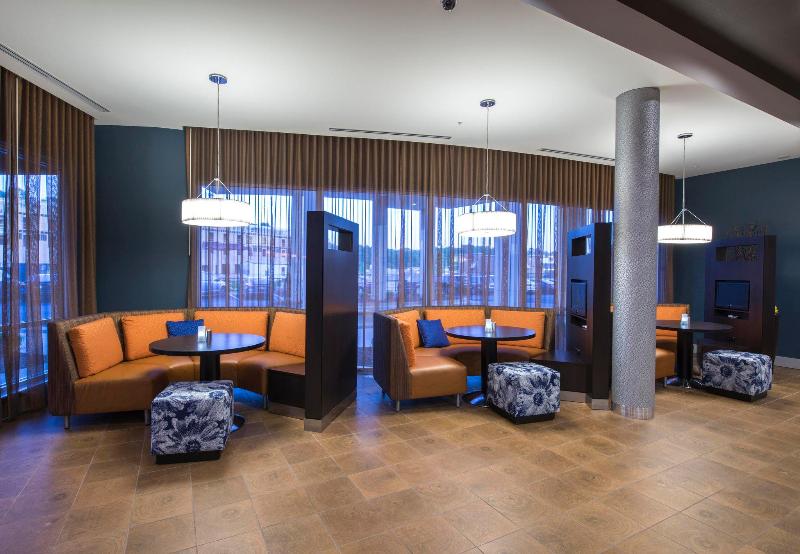 Courtyard Columbus image