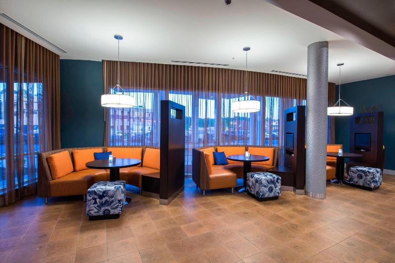 Courtyard Columbus image