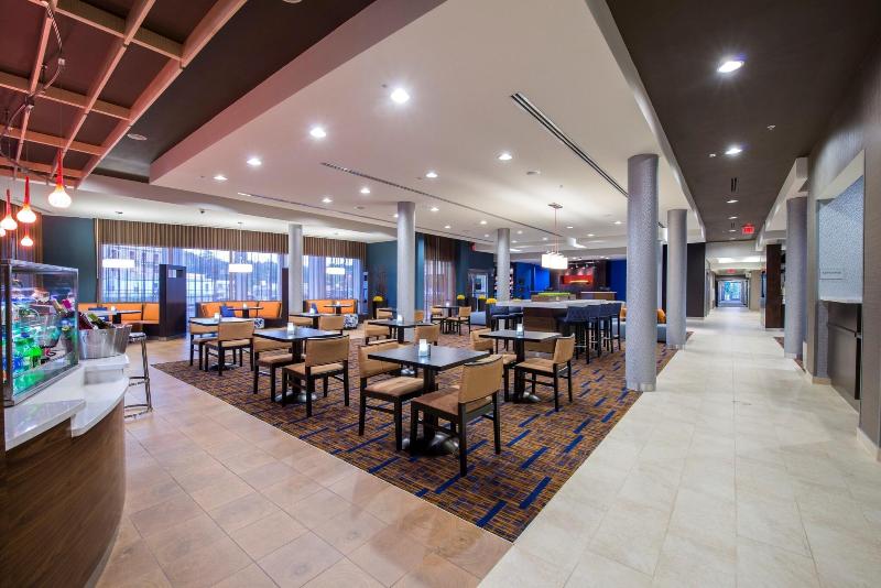 Courtyard Columbus image