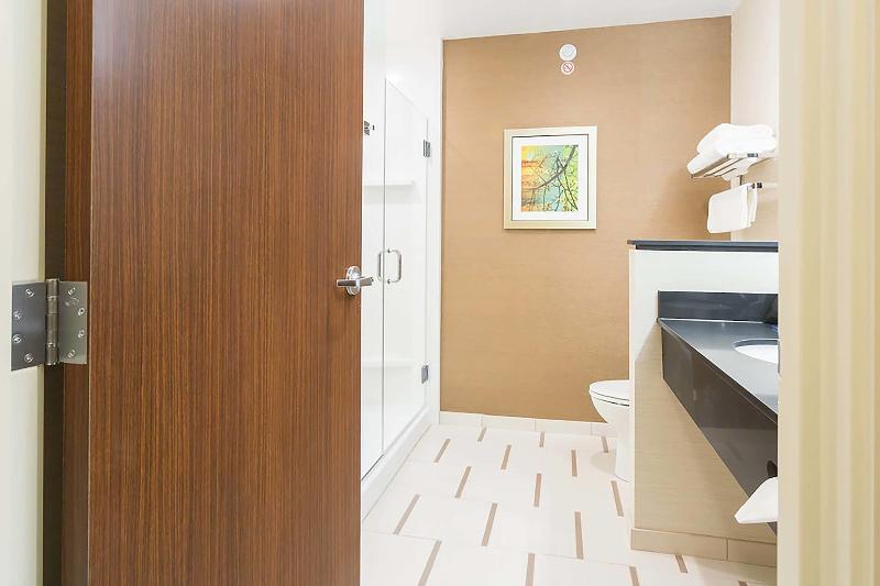 Fairfield Inn & Suites Jamestown image