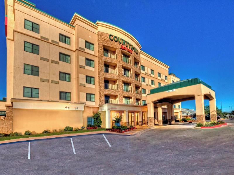 Courtyard Midland
