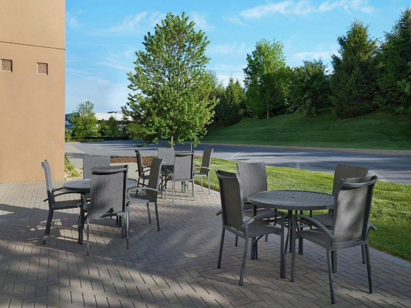 Fairfield Inn & Suites Reading Wyomissing image