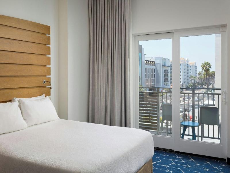 SpringHill Suites by Marriott Oceanside Beach image