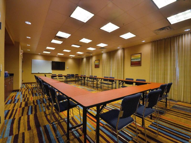 Fairfield Inn & Suites St. Louis Pontoon Beach image