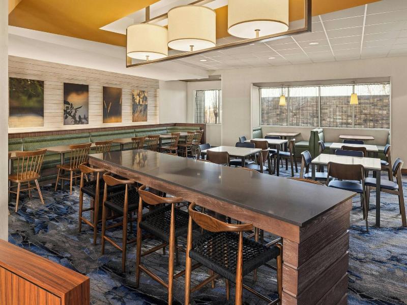 Fairfield Inn & Suites St. Louis Pontoon Beach image