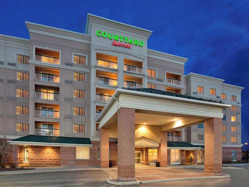 Courtyard Toronto Vaughan image