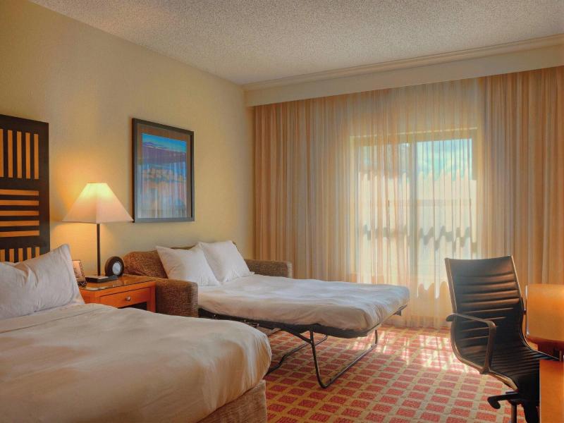 DOUBLE EXECUTIVE KING BED — photo 11