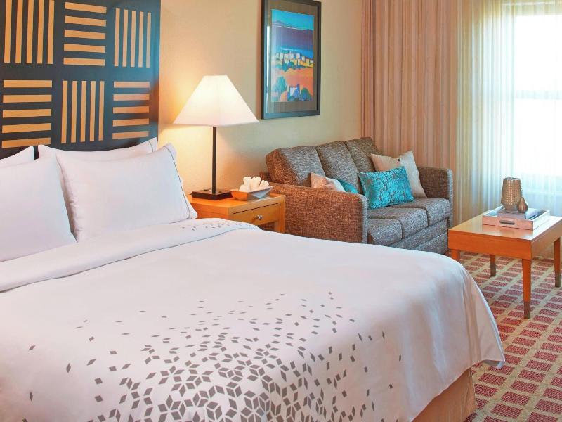 DOUBLE EXECUTIVE KING BED