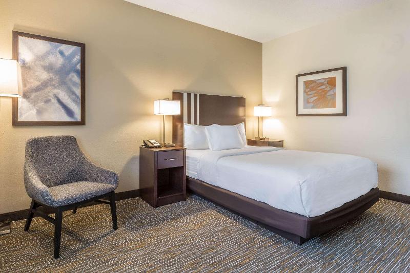 Wingate by Wyndham Gurnee image