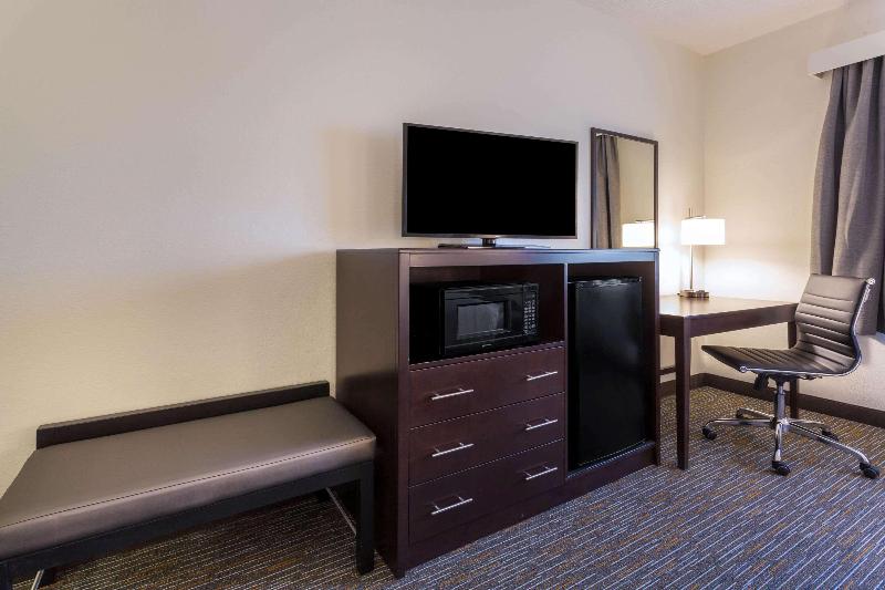 Wingate by Wyndham Gurnee image