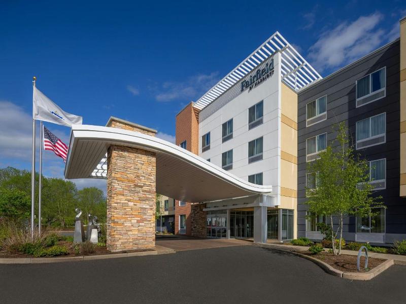 Fairfield Inn & Suites Springfield Northampton/Amh image
