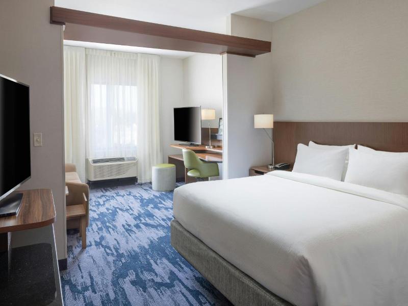 Fairfield Inn & Suites Springfield Northampton/Amh image