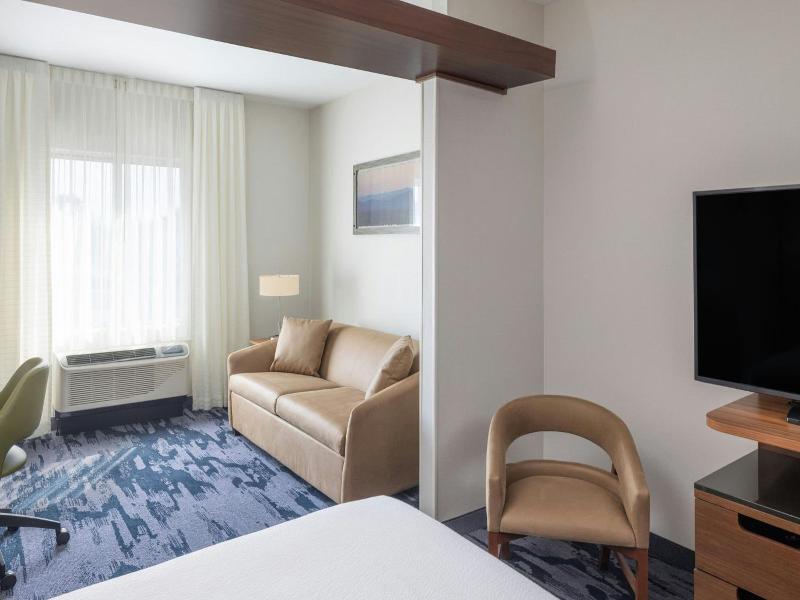 Fairfield Inn & Suites Springfield Northampton/Amh image