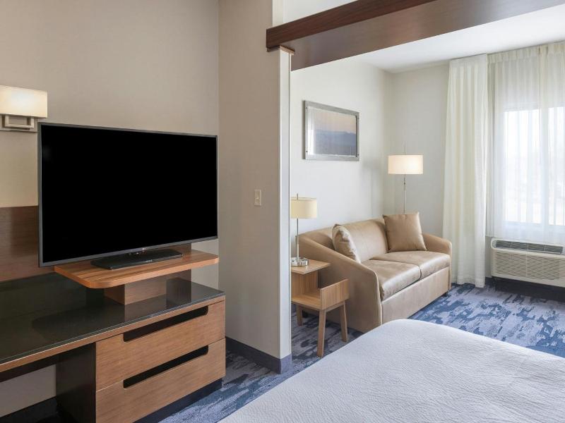 Fairfield Inn & Suites Springfield Northampton/Amh image