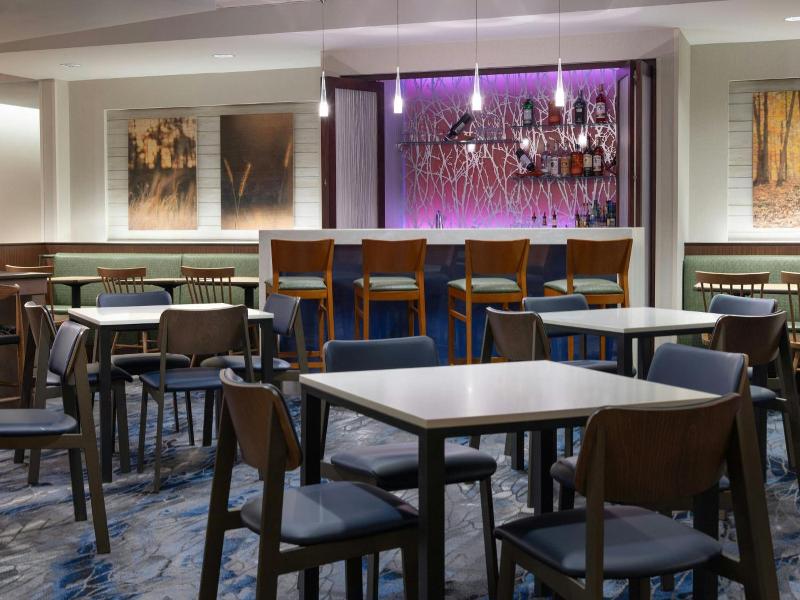 Fairfield Inn & Suites Springfield Northampton/Amh image