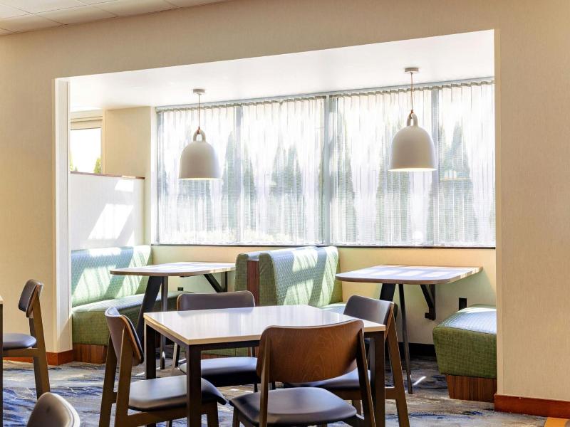 Fairfield Inn & Suites Springfield Northampton/Amh image