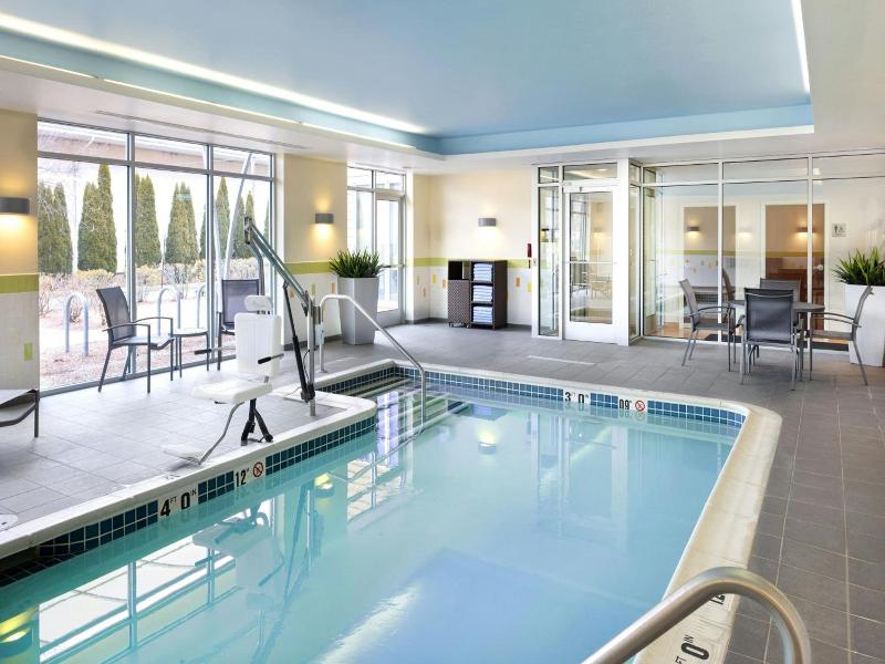 Fairfield Inn & Suites Springfield Northampton/Amh image