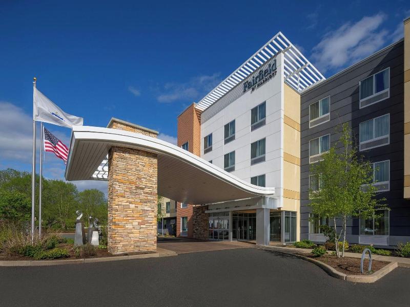 Fairfield Inn & Suites Springfield Northampton/Amh image