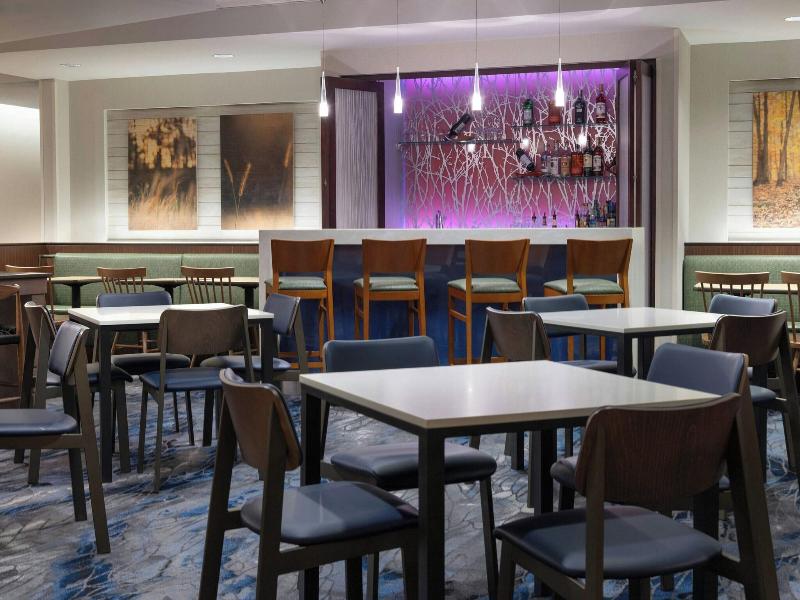 Fairfield Inn & Suites Springfield Northampton/Amh image