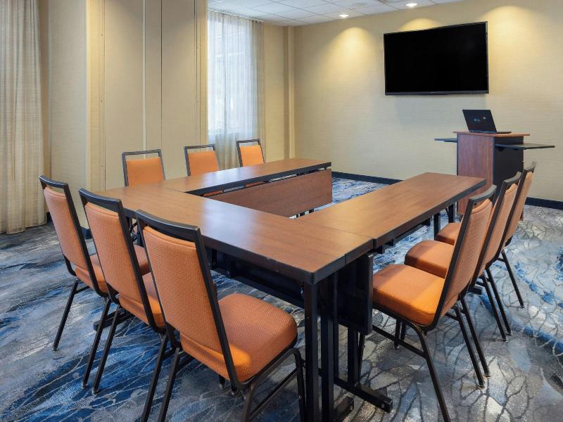 Fairfield Inn & Suites Springfield Northampton/Amh image