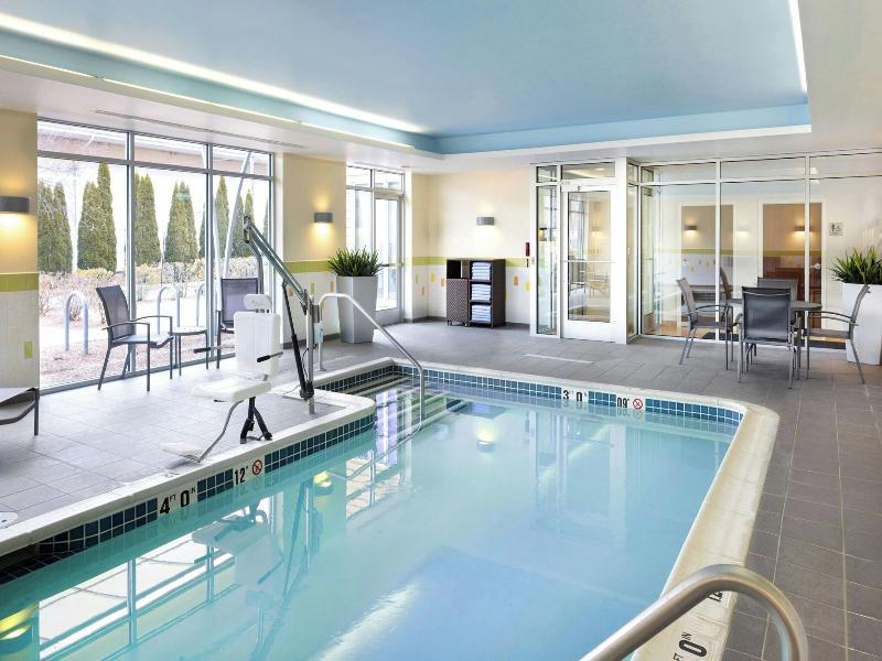 Fairfield Inn & Suites Springfield Northampton/Amh image