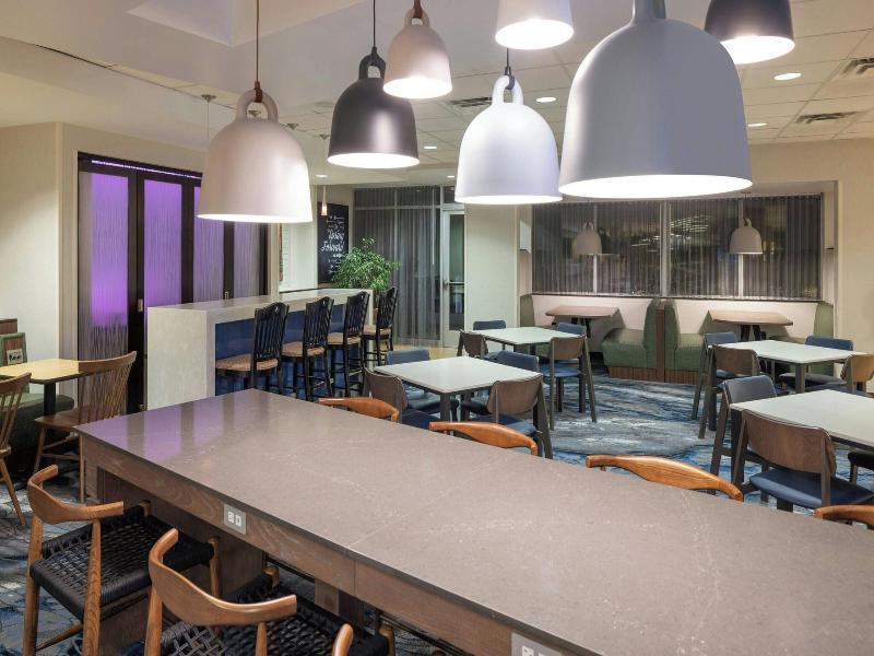 Fairfield Inn & Suites Springfield Northampton/Amh image