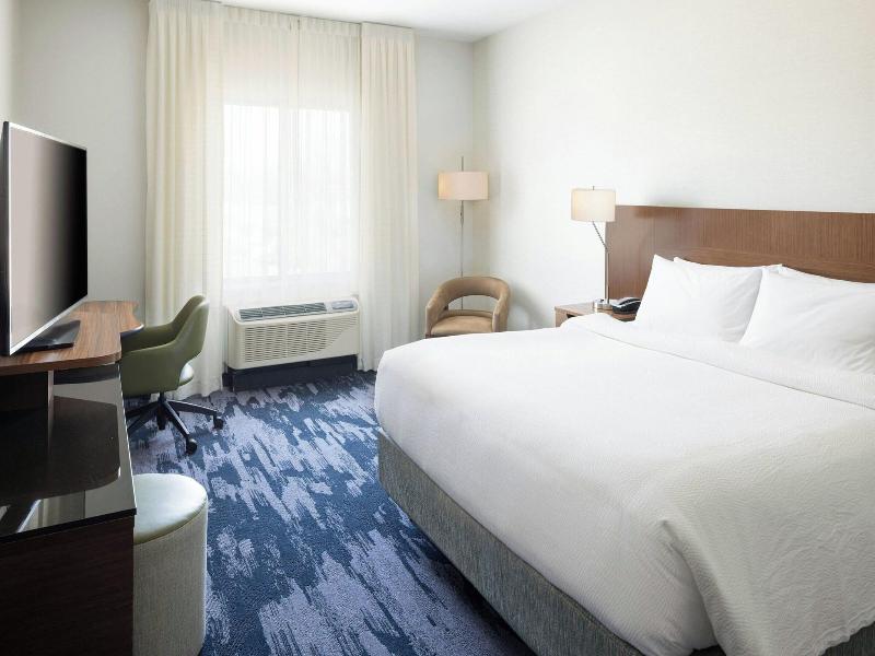 Fairfield Inn & Suites Springfield Northampton/Amh image