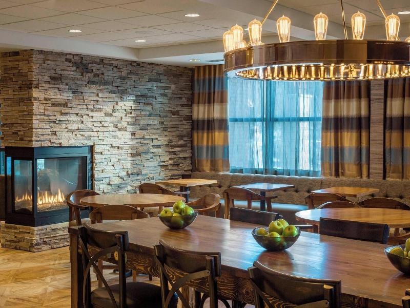 Fairfield Inn & Suites Waterbury Stowe image