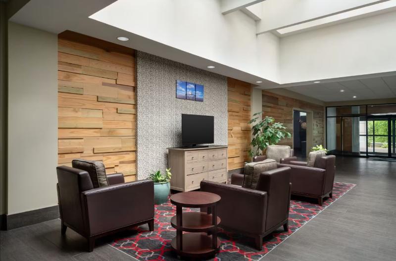 Wyndham Garden Pittsburgh Airport image