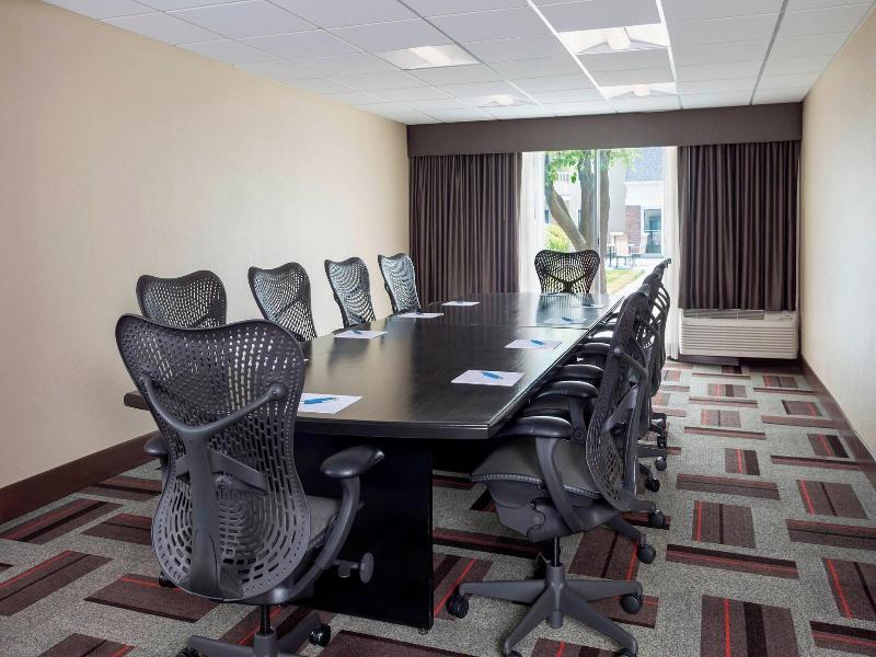 Four Points by Sheraton Buffalo Grove image