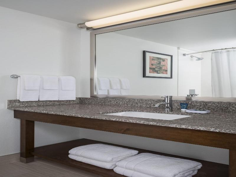 Four Points by Sheraton Buffalo Grove image