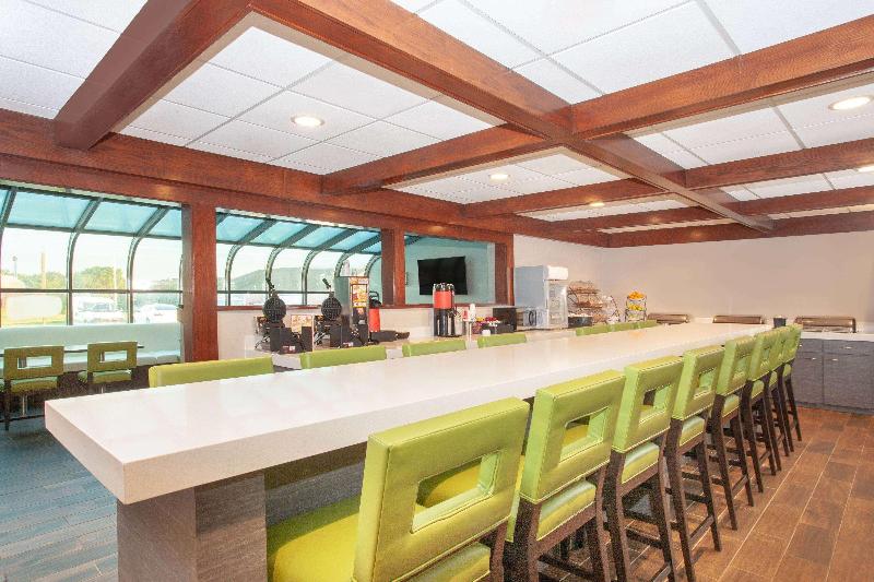 Wyndham Garden Fort Wayne image