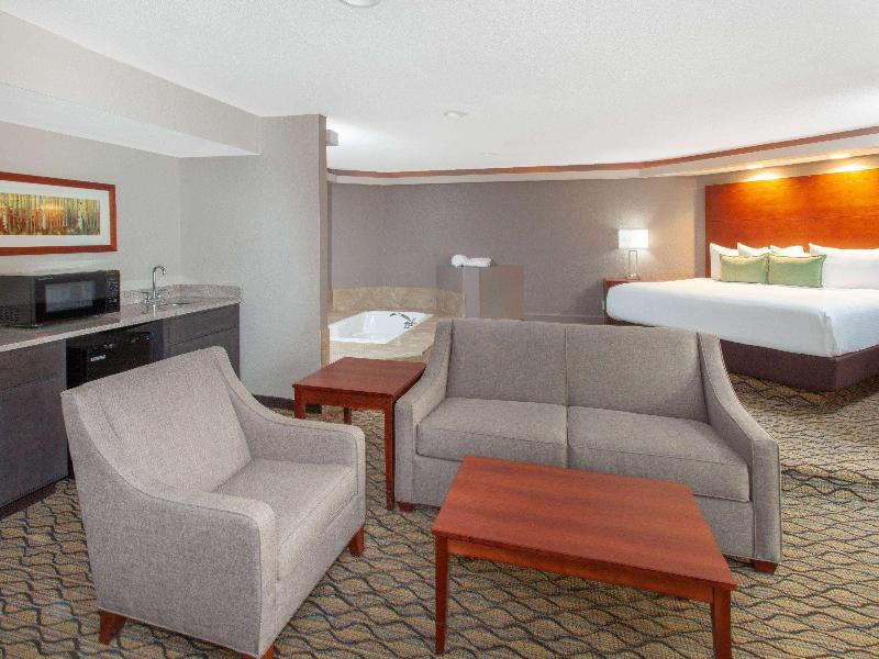Wyndham Garden Fort Wayne image