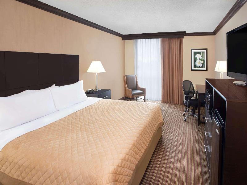 Wyndham Garden Schaumburg Chicago Northwest image