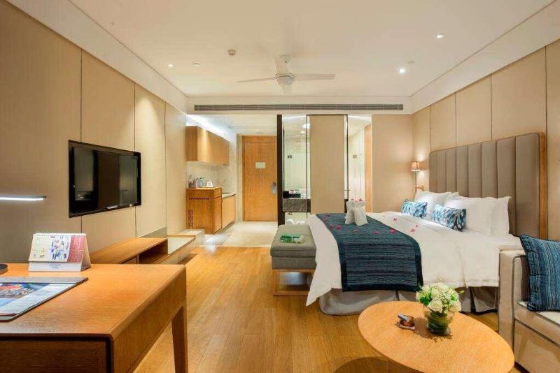 Elegant Ocean View King Room