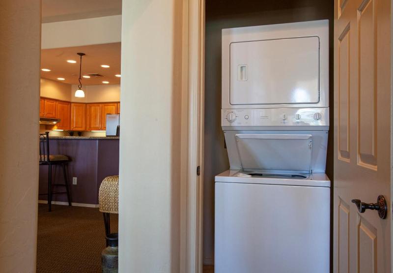 Wyndham Green Valley Canoa Ranch Resort image