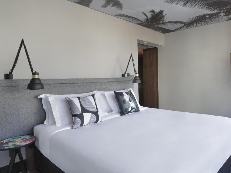Yoo2 Rio de Janeiro Tapestry Collection by Hilton image