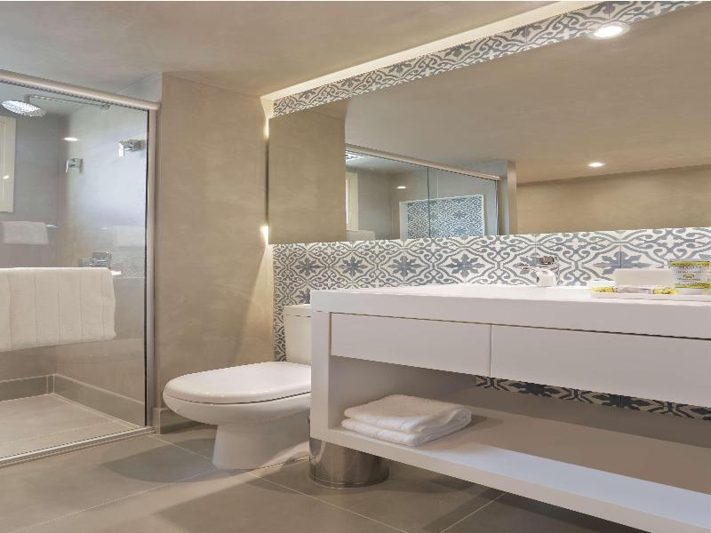Yoo2 Rio de Janeiro Tapestry Collection by Hilton image