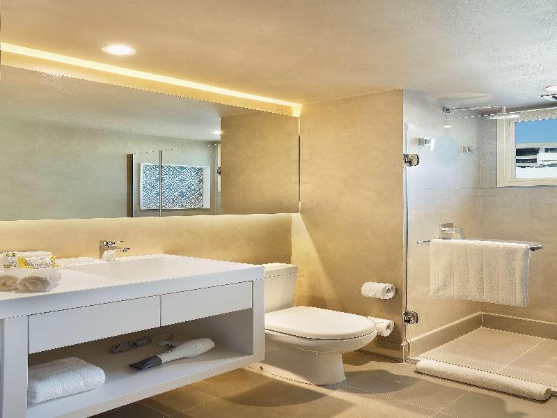 Yoo2 Rio de Janeiro Tapestry Collection by Hilton image